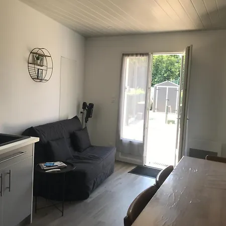 Gîte Le petit quartier Berson Extérieur photo